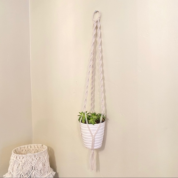 Hand made Macrame plant hanger - Picture 6 of 8
